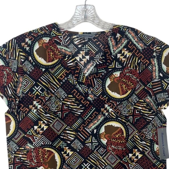 Bannock Court Scrub Shirt Top Womens Small Brown Black Geometric Print New - Picture 3 of 10